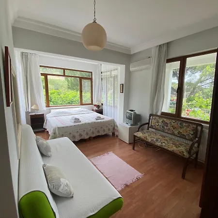 Guenebakan Taliani Hotel *